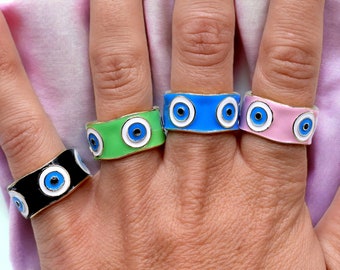 Eye Ring Ring - Golden Stainless Steel - Realistic Strange Scary Cute - Eyeball - Evil Eye - Mauvais Oeil