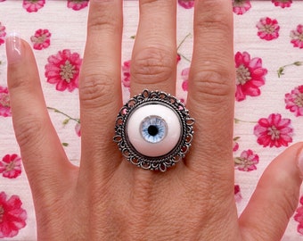 Eye Ring - Realistic Sculpture Strange Scary Cute - Eyeball - OOAK - Creepy Eye - Evil Eye