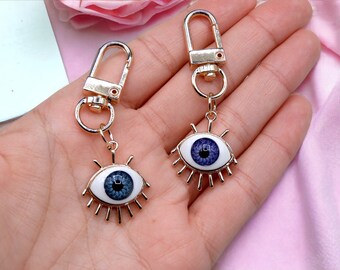 Bag jewelry - Keychain with eye - Realistic sculpture Strange Scary Cute - Eyeball - OOAK - Creepy Eye - Evil Eye