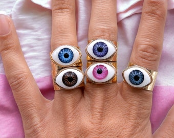 Eye Ring - Realistic Sculpture Strange Scary Cute - Eyeball - OOAK - Creepy Eye - Evil Eye