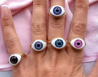 Eye Ring - Realistic Sculpture Strange Scary Cute - Eyeball - OOAK - Creepy Eye - Evil Eye