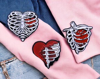 Brooch - Skeleton Anatomical Heart Pin - Enamel Pin - Strange Scary Cute - Feminine