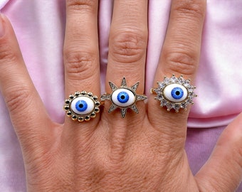 Ring with Blue Eye - Realistic Sculpture Strange Scary Cute - Eyeball - OOAK - Creepy Eye - Evil Eye