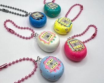 TINY TAMAGOTCHI KEYCHAIN! Your favorite virtual pet turned into a clay charm!