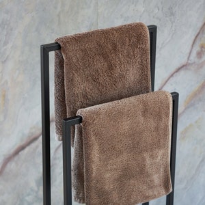 Toallero de pie, toallero, toallero de hierro de 3 niveles con base de  mármol, soporte de toalla de piso de pie independiente, soporte de toalla  de