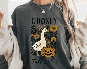 Fall Goose Shirt Cottagecore Halloween Shirt, Comfort Colors Womens  Funny Spooky Season 2025