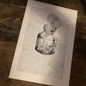 Kunstdruck “sweet dreams” auf alter Buchseite - upcycling, Illustration, Dark Academia, Cottage core, witchy vibes, Lolly, Süßigkeitenglas