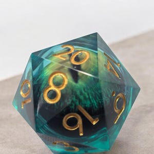 XL D20 green dragon eye Liquid core dice sharp resin DnD roleplay D20 gold numbering