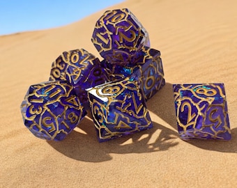 Magier Rage holographisch lila gold scharfe Kante Resin Würfelset gold Blitz DnD Rollenspiel D20