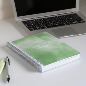 Lead Tracker Planner – 7x9 Paper Sales CRM for Cold, Warm & Hot Leads