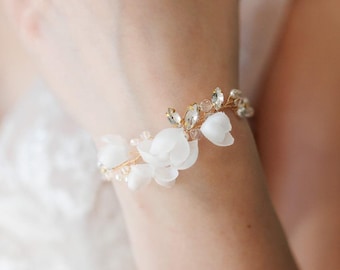 Silk Flowers Wedding Bracelet, Boho Wedding Jewelry, Floral Bracelet for Gift, Wedding Bracelet with flowers, Romantic Bridal Jewelry