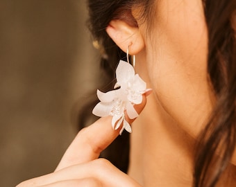 Flowers Bridal Earrings, Small Wedding Earrings, Silk Flower Earrings, Statement Earrings, Boho Bridal Accessories, Boho Bridal Earrings
