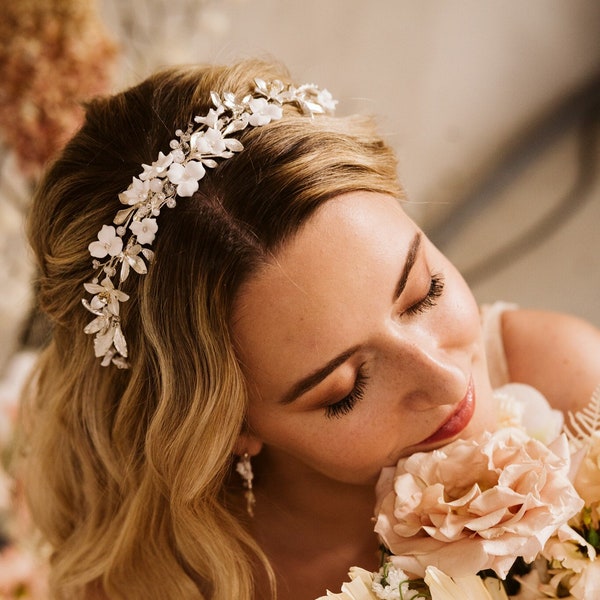 Diadema de flores accesorios para el cabello de boda de oro, halo nupcial, corona de boda tocado de novia de flores pieza de cabello de boda