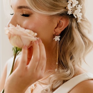 Boho Bridal Earrings, Boho Chic Accessories, Statement Earrings, Bride Gift, White Flower Earrings, Flowers Wedding Earrings,Bridal Earrings