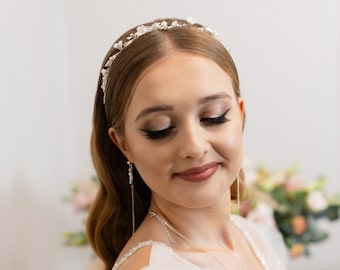 Wedding Headpiece, ridal Headband with White Flowers, Gold Leaf Headpiece, Rustic Wedding Accessories, Boho Hair Jewelry, Bridal Hairpiece