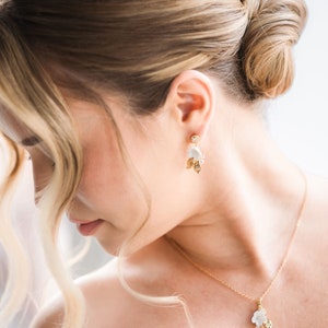 Kleine Hochzeitsohrringe, Blattgoldohrringe, Boho-Brautohrringe, Statement-Ohrringe, einzigartiger Hochzeitsschmuck, Brautgeschenke