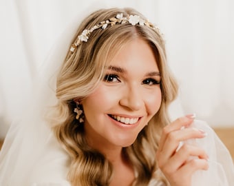 Bridal Headband with White Flowers, Gold Leaf Headpiece, Rustic Wedding Accessories, Boho Hair Jewelry, Bridal Hairpiece