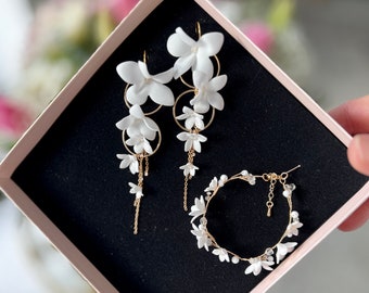 Set di gioielli da sposa, accessori da sposa Boho, orecchini da sposa Boho, bracciale con fiori e orecchini lunghi