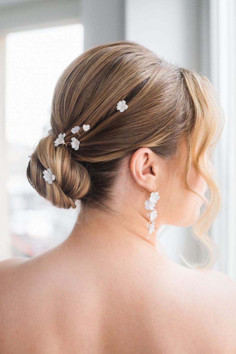 White Flowers Wedding Hair Pins, Bridal Hair Jewellery, Wedding Accessories with Flowers, Bridesmaid Hairpins, Wedding Hairpiece image 1