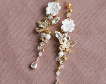 Gold Bridal Earrings, Unique Wedding Earrings, Long Crystal Earrings, Boho Bridal Earrings, Jewelry for Bride, Chandelier Wedding Earrings