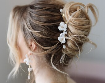 Small Wedding Hair Comb, Silk Flowers Hair Comb, Gold Hair Accessories for Bride, Bridal Hair piece with Flowers