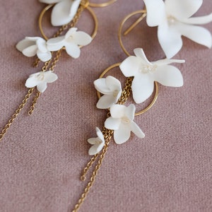 Ensemble de bijoux de mariage, accessoires de mariée Boho, boucles d'oreilles de mariée Boho, bracelet fleurs et boucles d'oreilles longues image 9