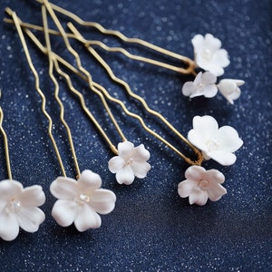 White Flowers Wedding Hair Pins, Bridal Hair Jewellery, Wedding Accessories with Flowers, Bridesmaid Hairpins, Wedding Hairpiece image 5