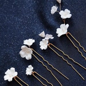 White Flowers Wedding Hair Pins, Bridal Hair Jewellery, Wedding Accessories with Flowers, Bridesmaid Hairpins, Wedding Hairpiece image 7