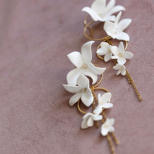 Ensemble de bijoux de mariage, accessoires de mariée Boho, boucles d'oreilles de mariée Boho, bracelet fleurs et boucles d'oreilles longues image 8