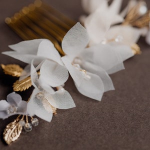 Wedding Hair Comb with Silk Flowers, Bridal Hair Accessories, Flowers Wedding Hair piece, Wedding Hair Flowers, Bridal Headpiece image 6