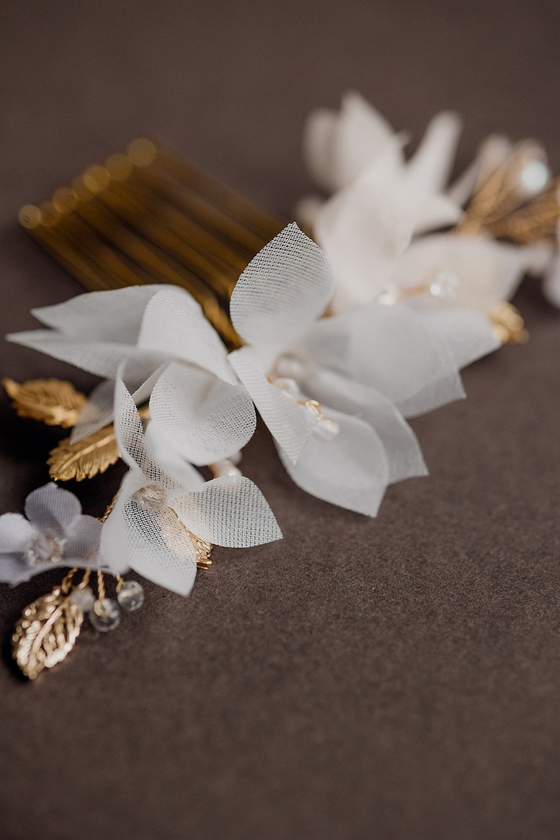 Wedding Hair Comb with Silk Flowers, Bridal Hair Accessories, Flowers Wedding Hair piece, Wedding Hair Flowers, Bridal Headpiece image 6