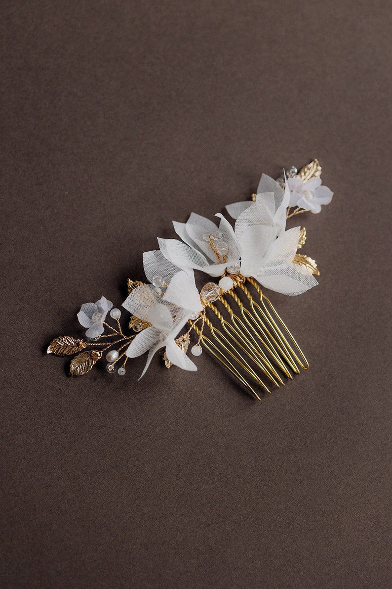 Wedding Hair Comb with Silk Flowers, Bridal Hair Accessories, Flowers Wedding Hair piece, Wedding Hair Flowers, Bridal Headpiece image 1