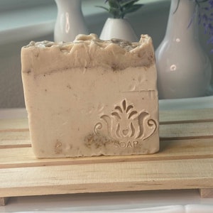 Handmade soaps / OATMEAL - HONEY / hydrates the skin, controls excess oil