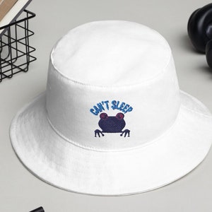 Alternative frog bucket hat