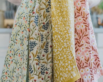 Tiny Floral Kitchen Towel Set