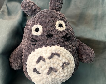 Virkad Totoro plysch, handgjord Studio Ghibli gosedjur (23 cm)