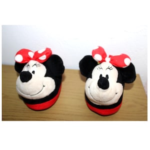 Authentic Disney Minnie Mouse Kids' Plush Slippers-USA size 5-6-Euro 2-22-EXCELLENT condition-bedroom-bedtime-nightwear-Disneyland-Mickey