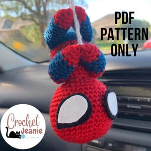 Haakpatroon hangende spin held – pdf amigurumi voor autospiegel