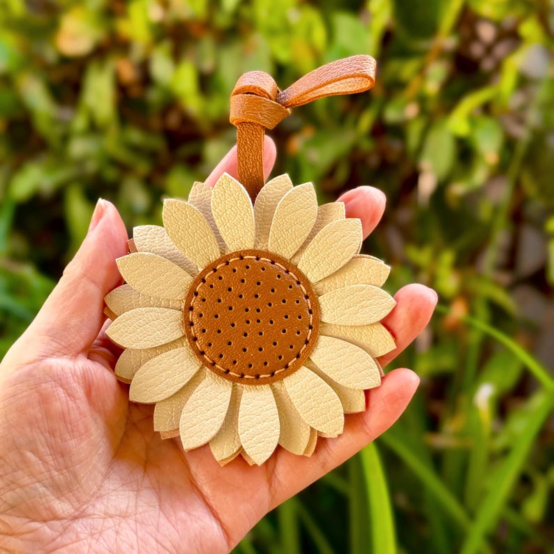 Handcrafted Leather Sunflower Bag Charm, Floral Keychain Accessory image 3