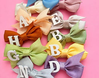 Personalised mini hair bows. Initial colourful hairbow. Letter hair accessories. Personalised twin hairbow. Small subtle bow with wooden