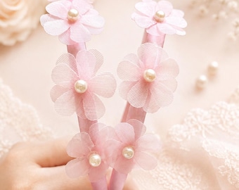 Flower and pearl hairband for flower girls. Bridal handmade hair band. Satin and pearl Alice band. Cute Alice band for toddlers. Floral hair