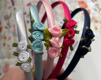 Flower and pearl hairband for flower girls. Bridal handmade hair band. Satin and pearl Alice band. Cute Alice band for toddlers. Floral hair