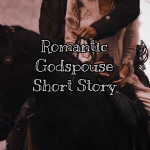 以下が含まれることがあります： 黒い馬に乗っているカップル。画像に「Romantic Godspouse Short Story」というテキストが重ねられています。