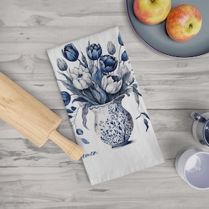 Holland tulips, Delft Blue tea towel, Kitchen dishtowel, floral kitchen decor, Gardener gift, blue and white kitchen decor, Holland gift