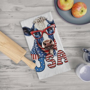 Patriotic Cow Tea Towel, 4th of July kitchen towel, Holiday kitchen towels, Cute cow gift for kitchen, farmhouse kitchen, country kitchen