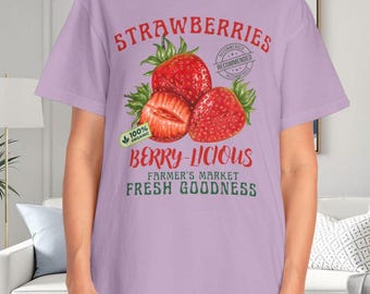 Retro Strawberry Graphic Tee: Farmers Market Unisex T-shirt