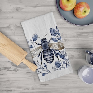 Delft blue bumble bee kitchen Soft Tea Towel - Large cotton dishtowel. Holland design, Blue and white kitchen towel