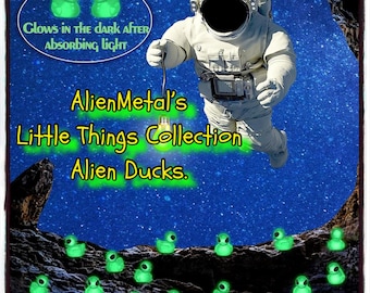 Alien Mini Enten, UFO Sammler Spielzeug, 5 Farben, leuchtet im Dunkeln,