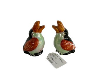 Vintage Toucan Salt and Pepper Shakers Pair Ceramic Birds Made in Japan - Vintage Ceramic Toucan Figurines - Vintage Toucan Figurines