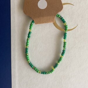 Bracelet en perles de verre nuances de vert